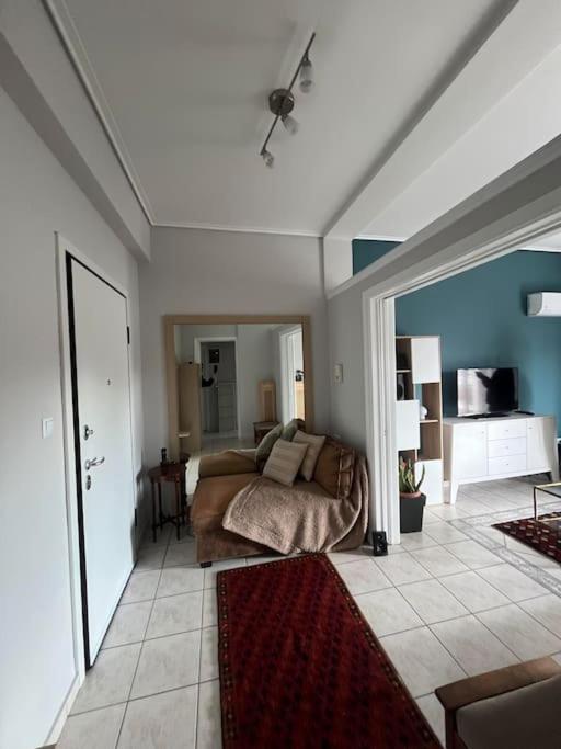 Maria'S Sunlit Apartment Piraeus Exterior photo
